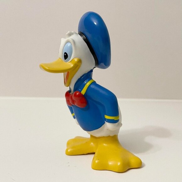 Disney Donald Duck and Daisy Vinyl Figure 4.5 and 5 Inch Toys - Picture 10 of 16